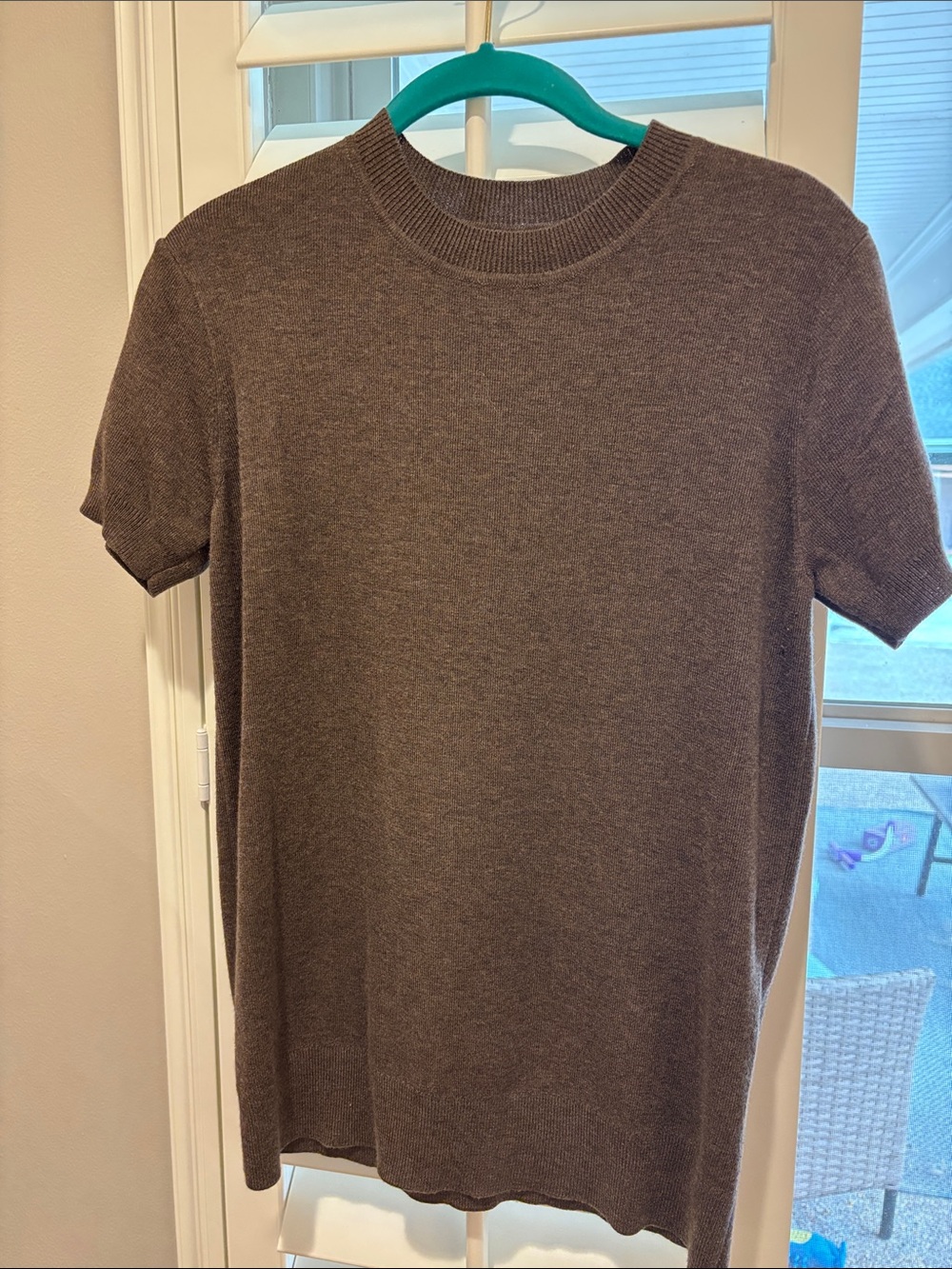 Women’s Brown Short-Sleeve Knit Shirt - Classic Crewneck